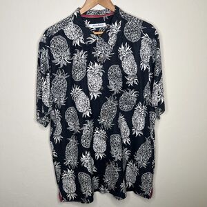 Tommy Bahama Silk Shirt Men XL Black White Pineapple Hawaiian Aloha Short Sleeve